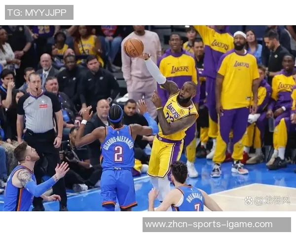 热火与湖人激战全场精彩录像回顾分析及赛后亮点总结